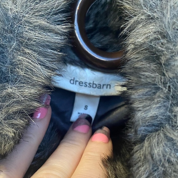 Dress Barn Women’s Faux Fur Cable Knit Sweater Vest | Size Small - Picture 2 of 6